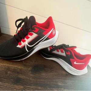 Nike ga bulldog women’s sneakers